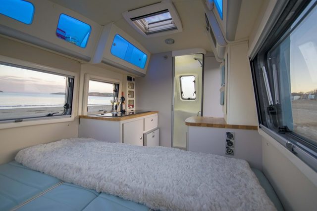 Barefoot bed and kitchen