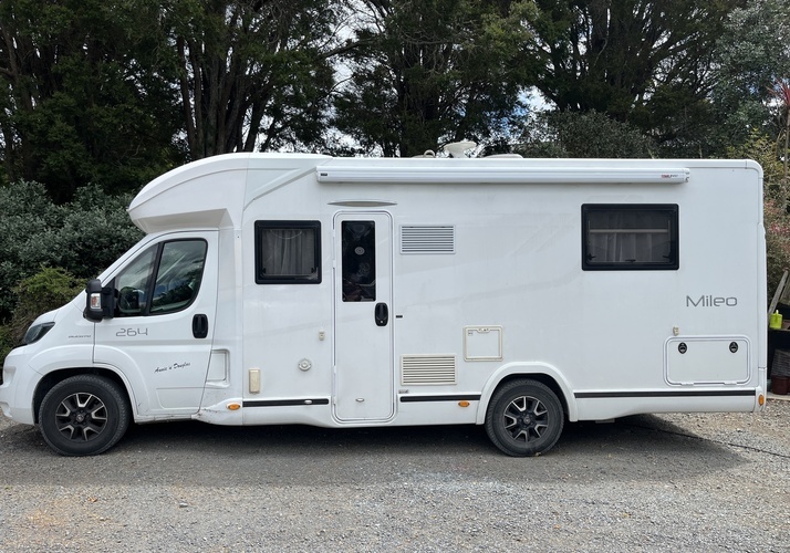 Image of a Motorhome - Image 0