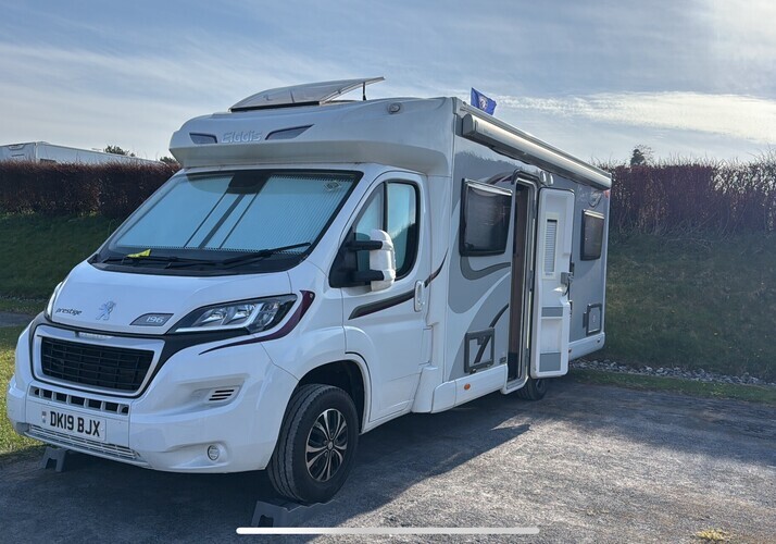 Image of a Motorhome - Image 0