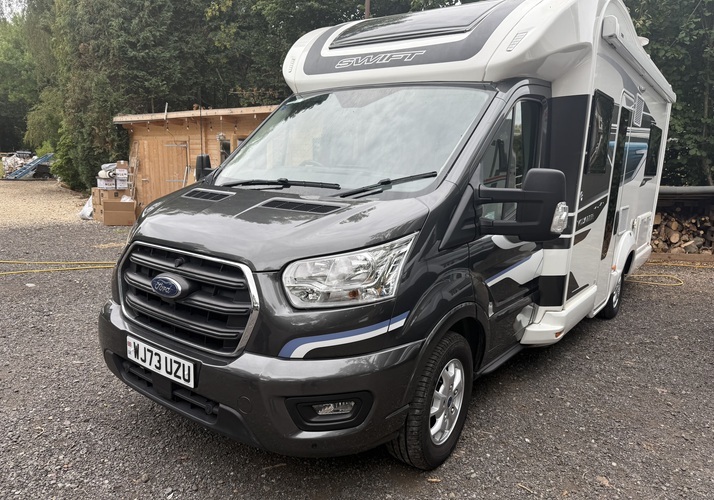 Image of a Motorhome - Image 0
