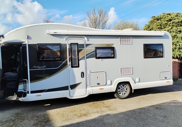 Image of a Motorhome - Image 0