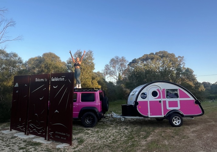 Image of a Caravan - Image 0