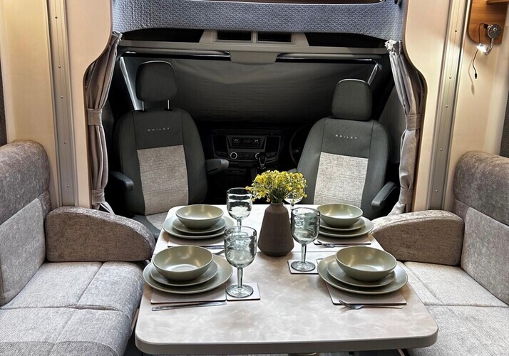 Image of a Motorhome - Image 0
