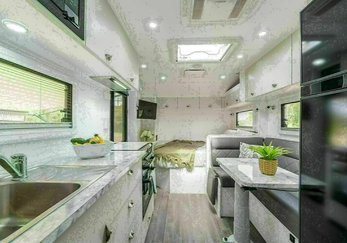 Image of a Caravan - Image 0