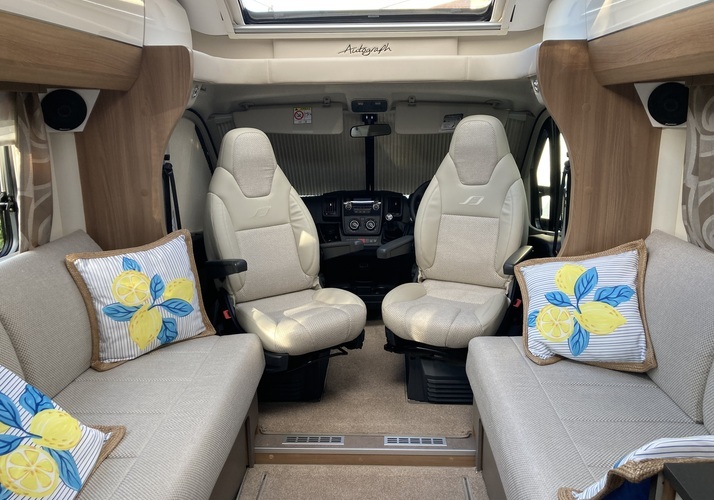 Image of a Motorhome - Image 0