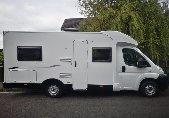 Image of a Motorhome - Image 0