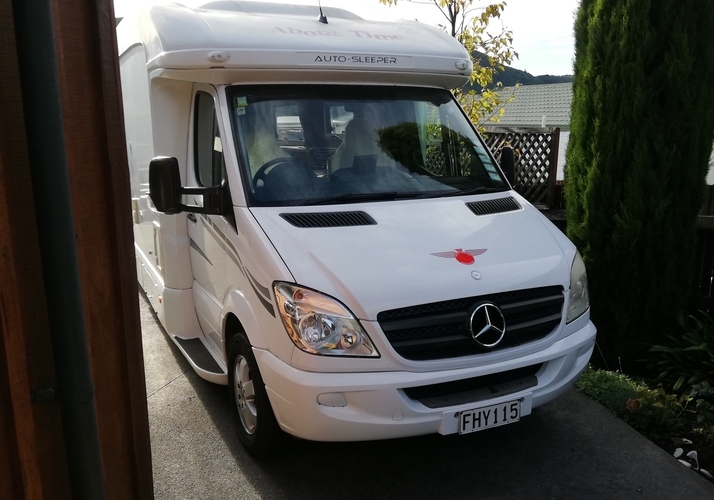 Image of a Motorhome - Image 0