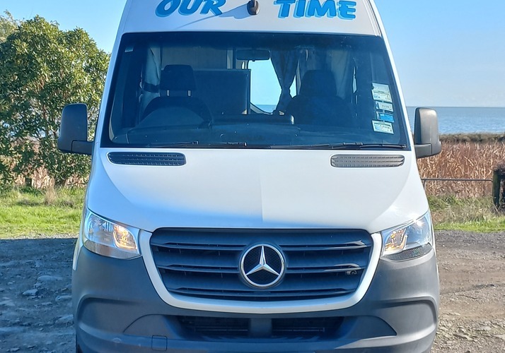 Image of a Motorhome - Image 0