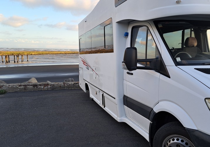 Image of a Motorhome - Image 0