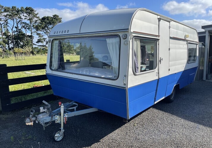 Image of a Caravan - Image 0