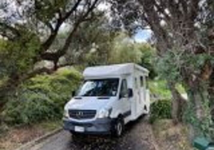 Image of a Motorhome - Image 0