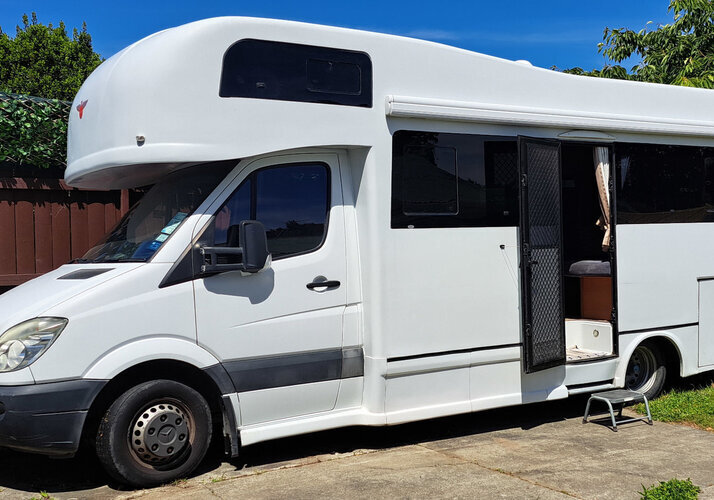Image of a Motorhome - Image 0