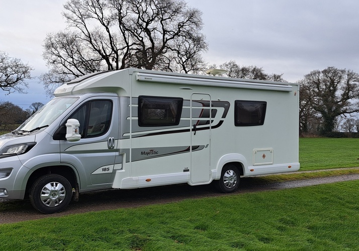 Image of a Motorhome - Image 0