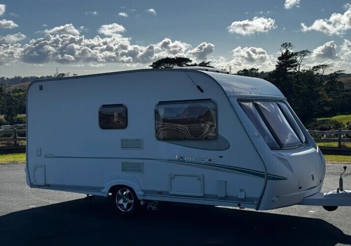 Image of a Caravan - Image 0