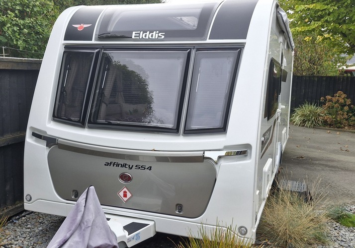 Image of a Caravan - Image 0