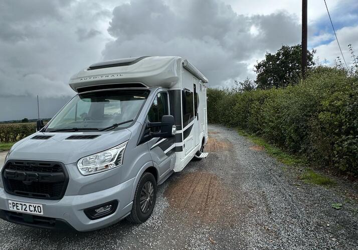 Image of a Motorhome - Image 0