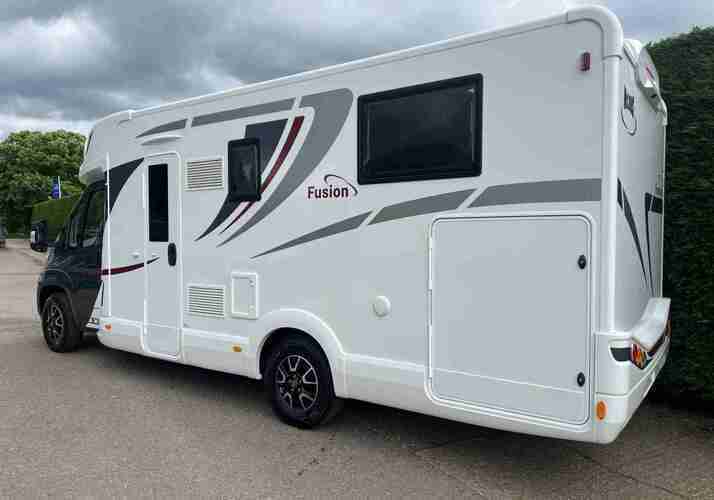 Image of a Motorhome - Image 0