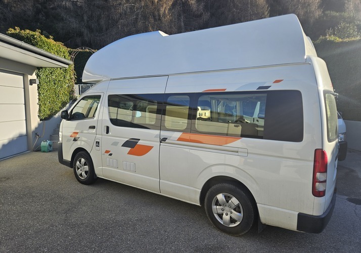 Image of a Campervan - Image 0