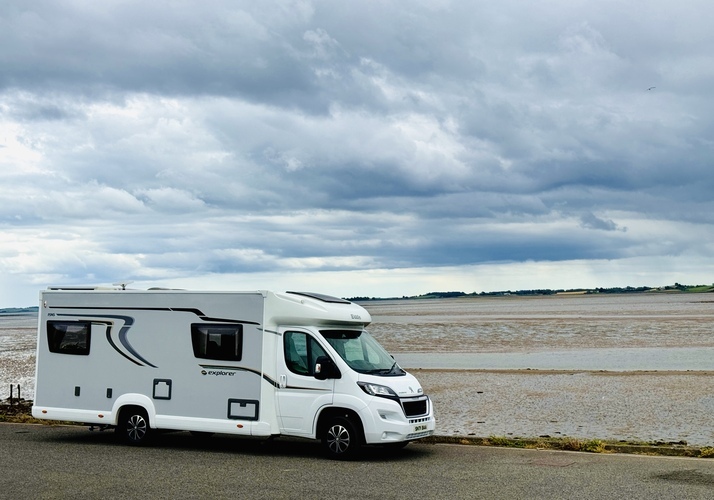 Image of a Motorhome - Image 0