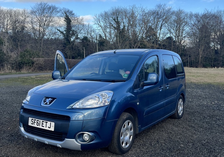 Image of a Campervan - Image 0