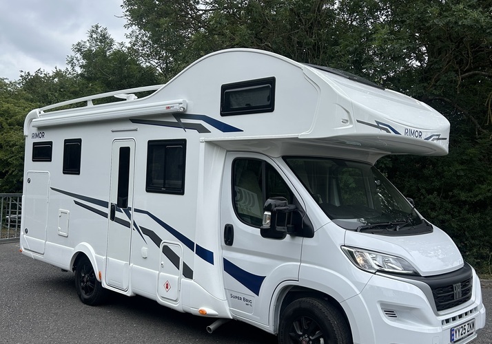Image of a Motorhome - Image 0