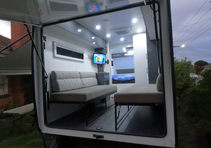 Image of a Caravan - Image 0