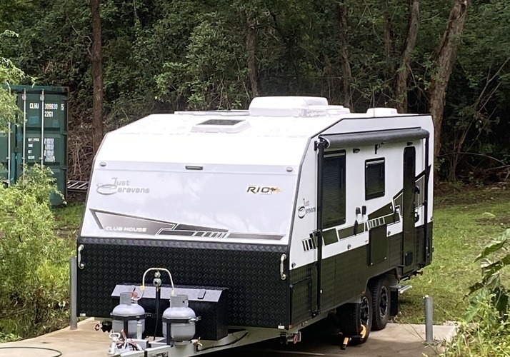 Image of a Caravan - Image 0