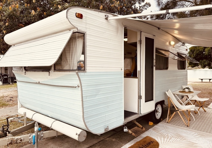 Image of a Caravan - Image 0