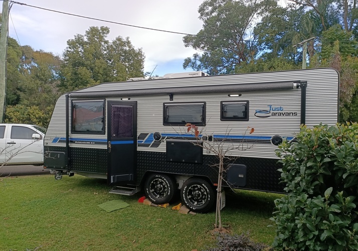 Image of a Caravan - Image 0