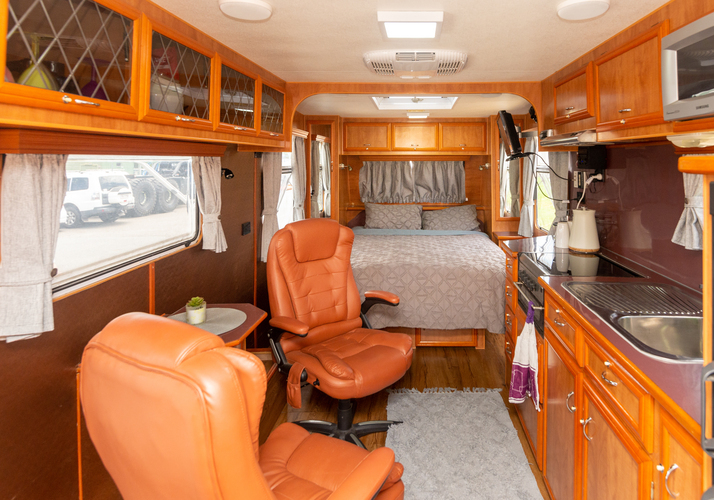 Image of a Caravan - Image 0