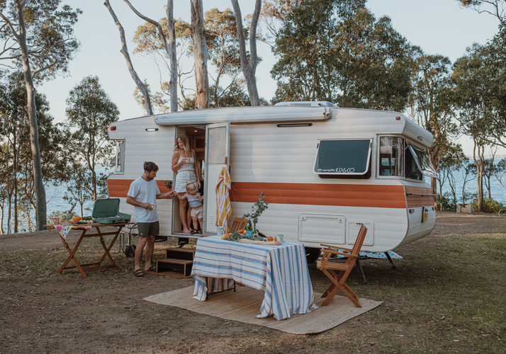 Image of a Caravan - Image 0
