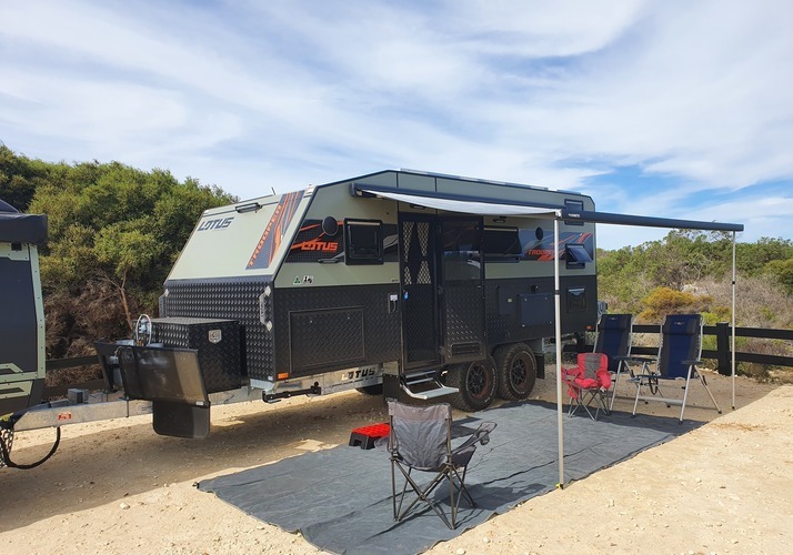 Image of a Caravan - Image 0