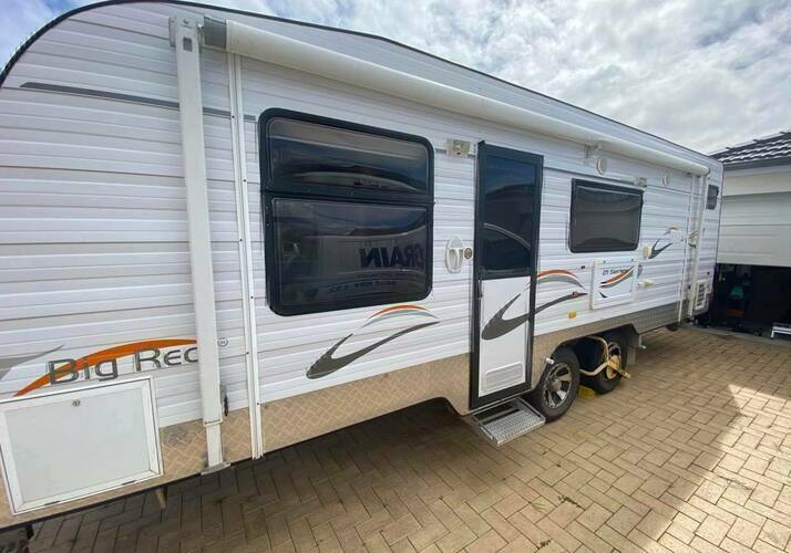 Image of a Caravan - Image 0