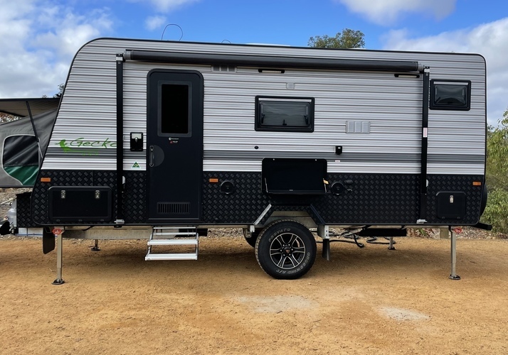 Image of a Caravan - Image 0