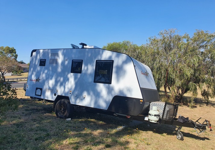 Image of a Caravan - Image 0