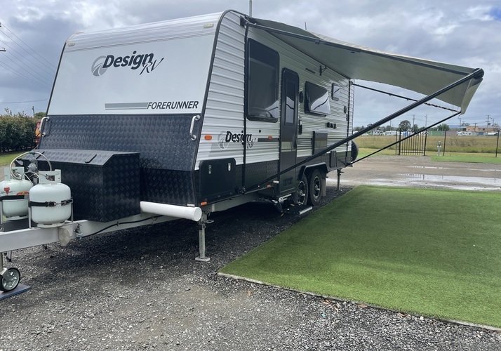 Image of a Caravan - Image 0