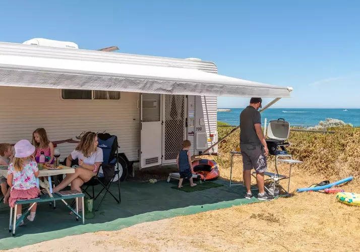 Image of a Caravan - Image 0