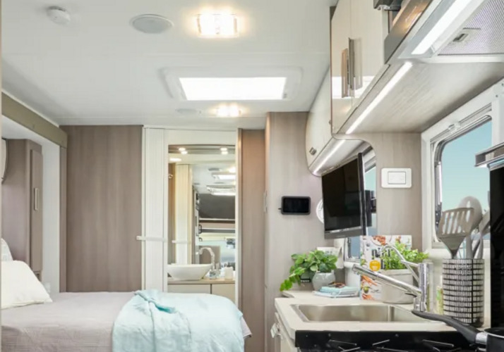 Image of a Motorhome - Image 0