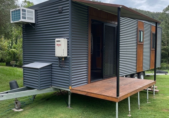 Image of a Caravan - Image 0