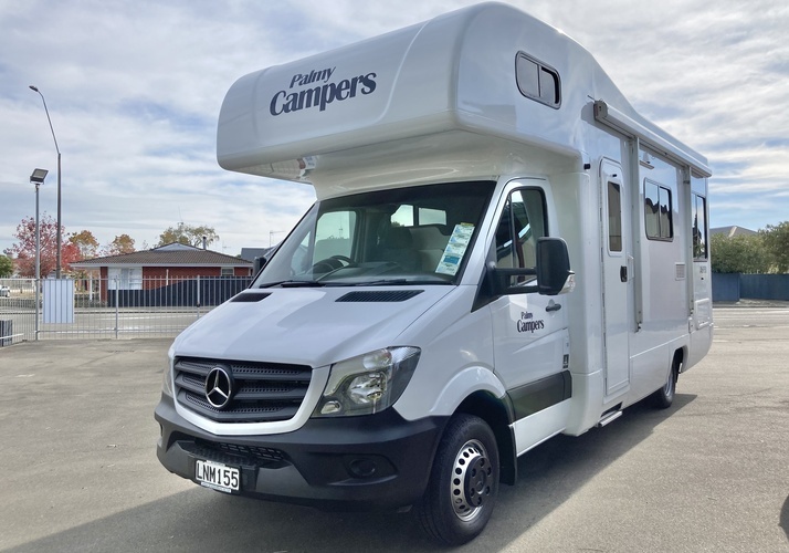 Image of a Motorhome - Image 0