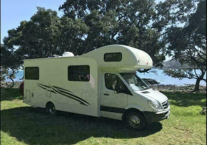Image of a Motorhome - Image 0
