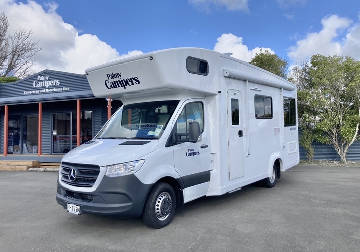 Image of a Motorhome - Image 0