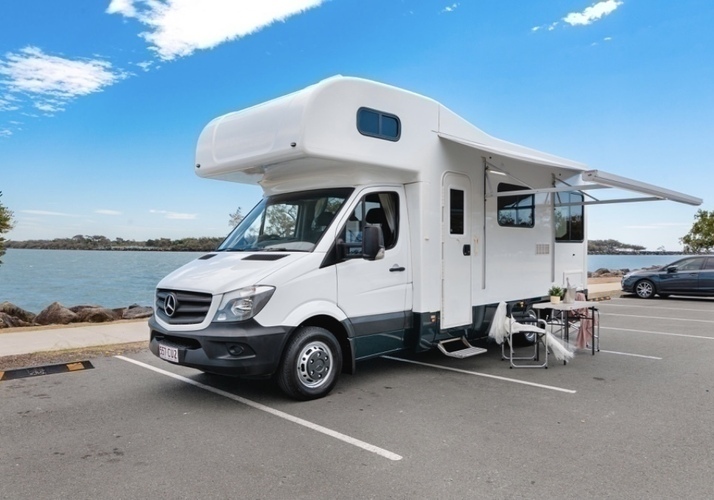 Image of a Motorhome - Image 0