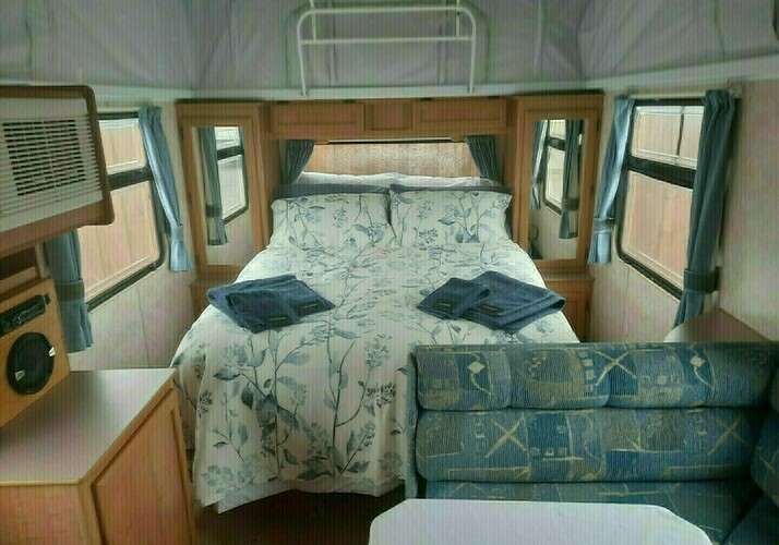 Image of a Caravan - Image 0