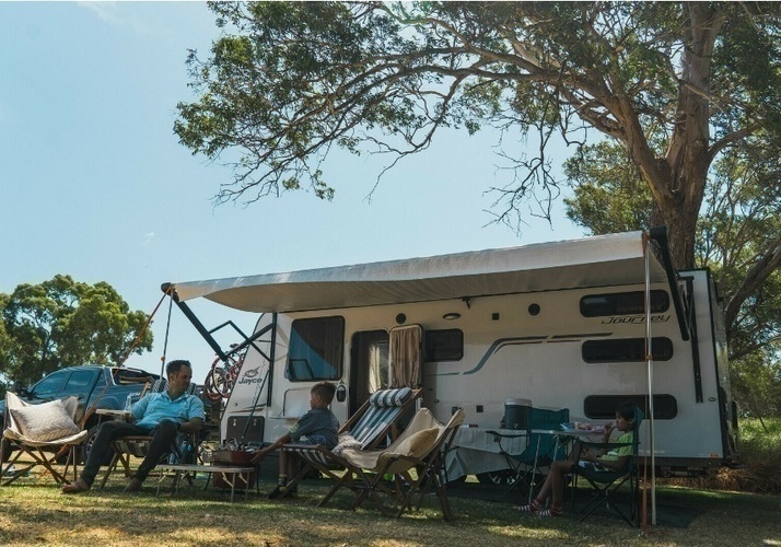 Image of a Caravan - Image 0