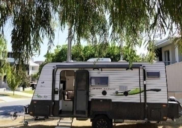 Image of a Caravan - Image 0