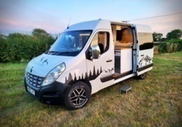 Image of a Campervan - Image 0