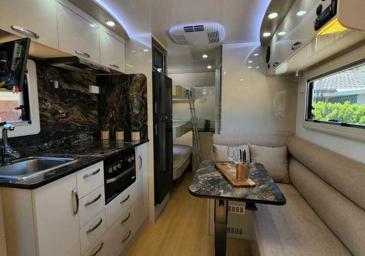 Image of a Caravan - Image 0