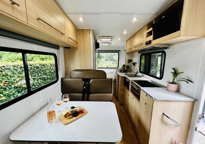 Image of a Motorhome - Image 0