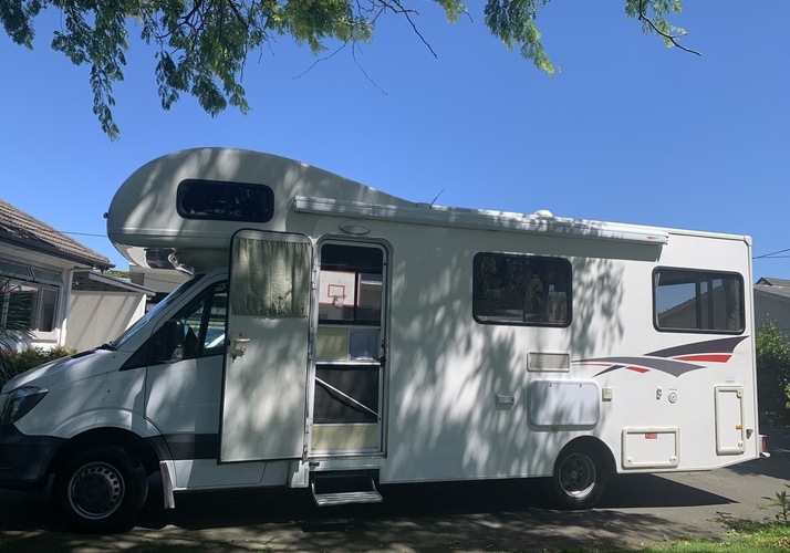 Image of a Motorhome - Image 0